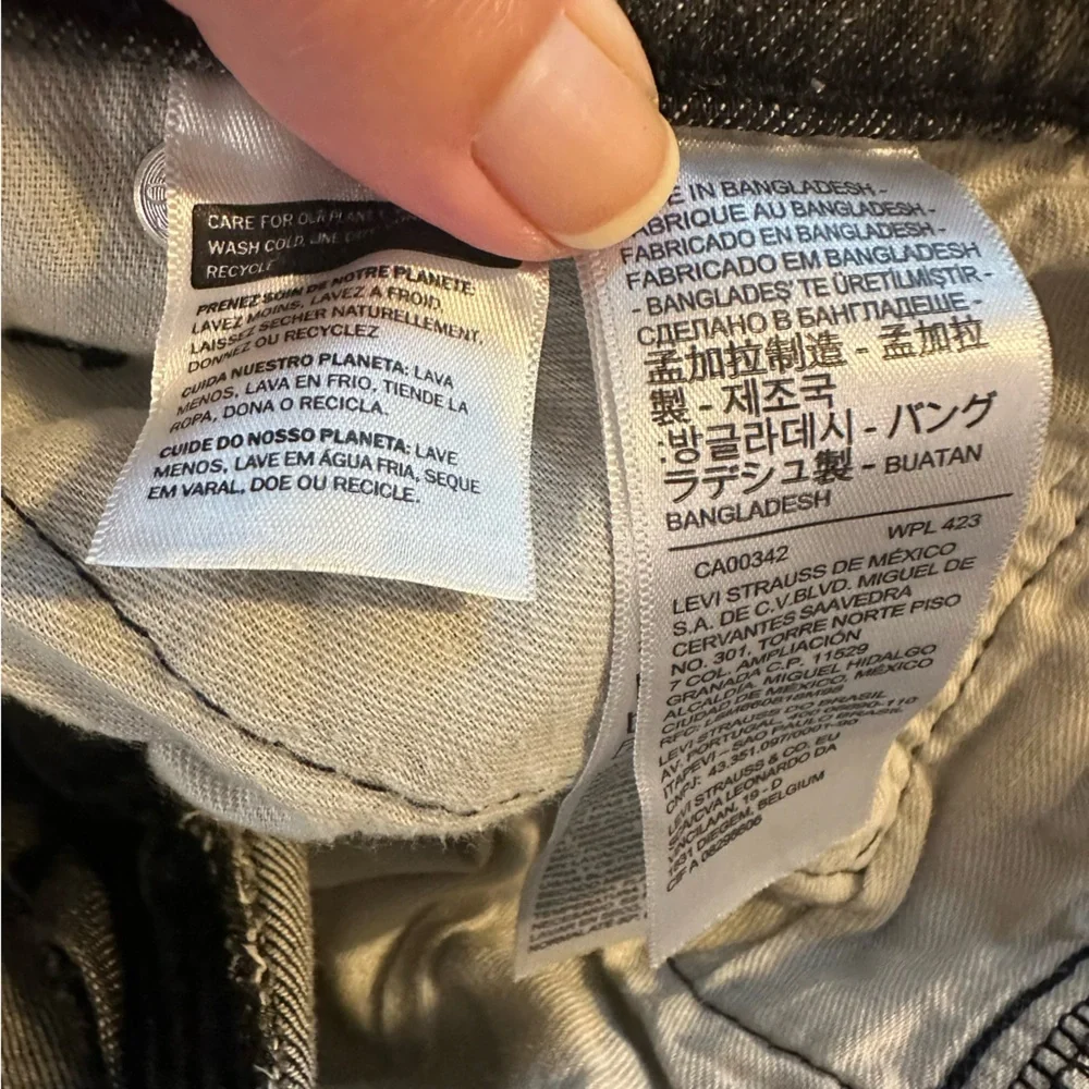Levis timeless tone gray
